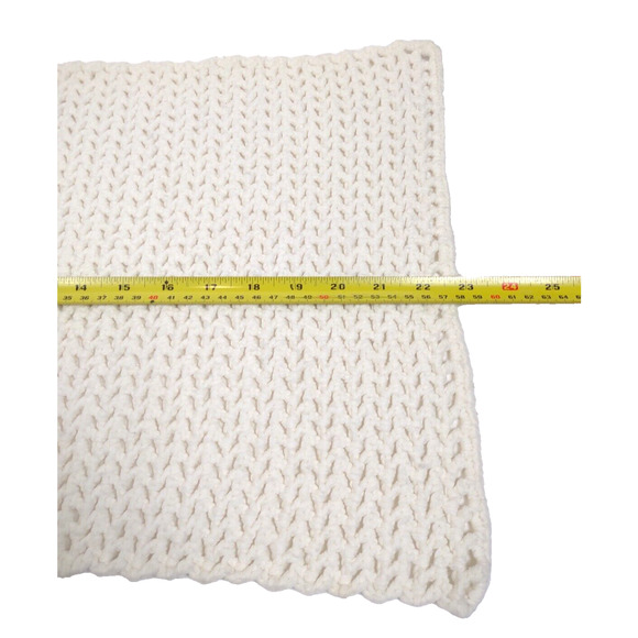 Vintage White Handmade Crocheted Dresser Doily Runner 22 x 14" Rectangle Antique - Picture 7 of 7